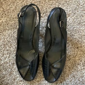 Stuart Weitzman leather black pumps